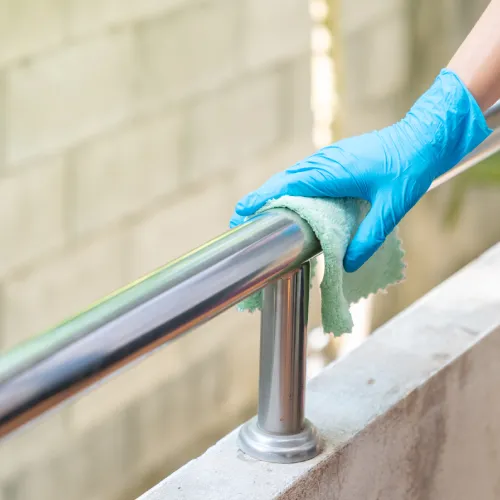 How to Clean a Stainless Steel Pipe